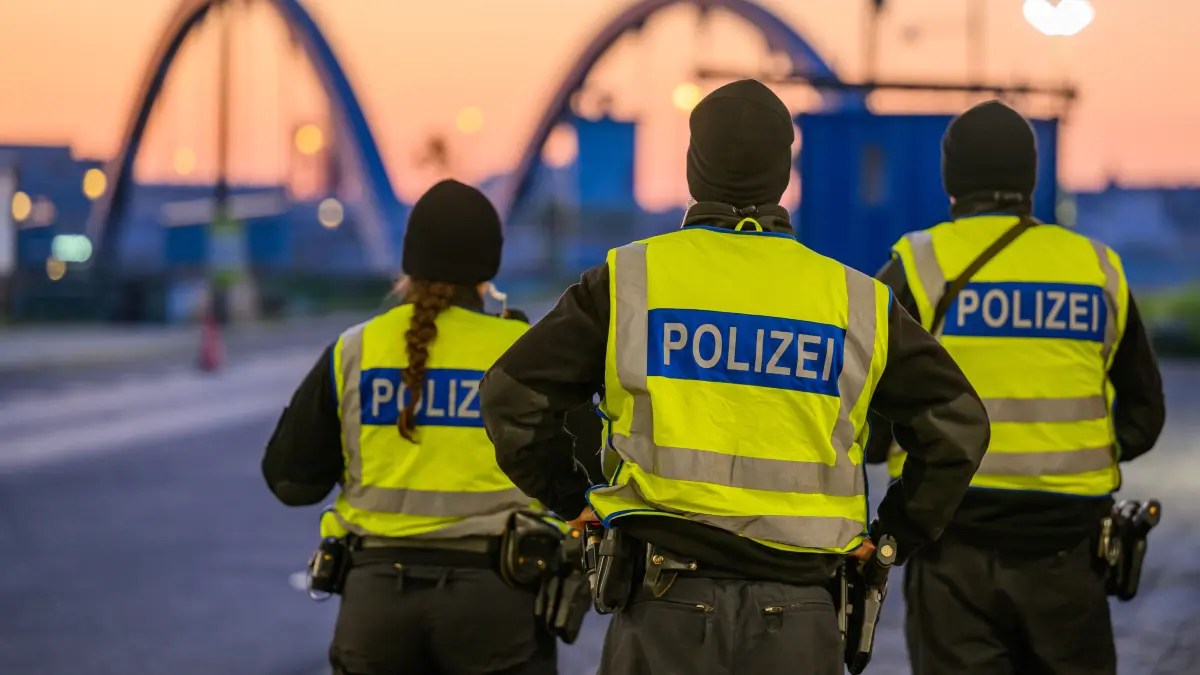 Die Polizei an der Stadtbrücke Frankfurt (Oder): Welche Straftaten sich im vergangenen Jahr rückläufig entwickelt haben – und wo die Zahlen nach oben gingen.