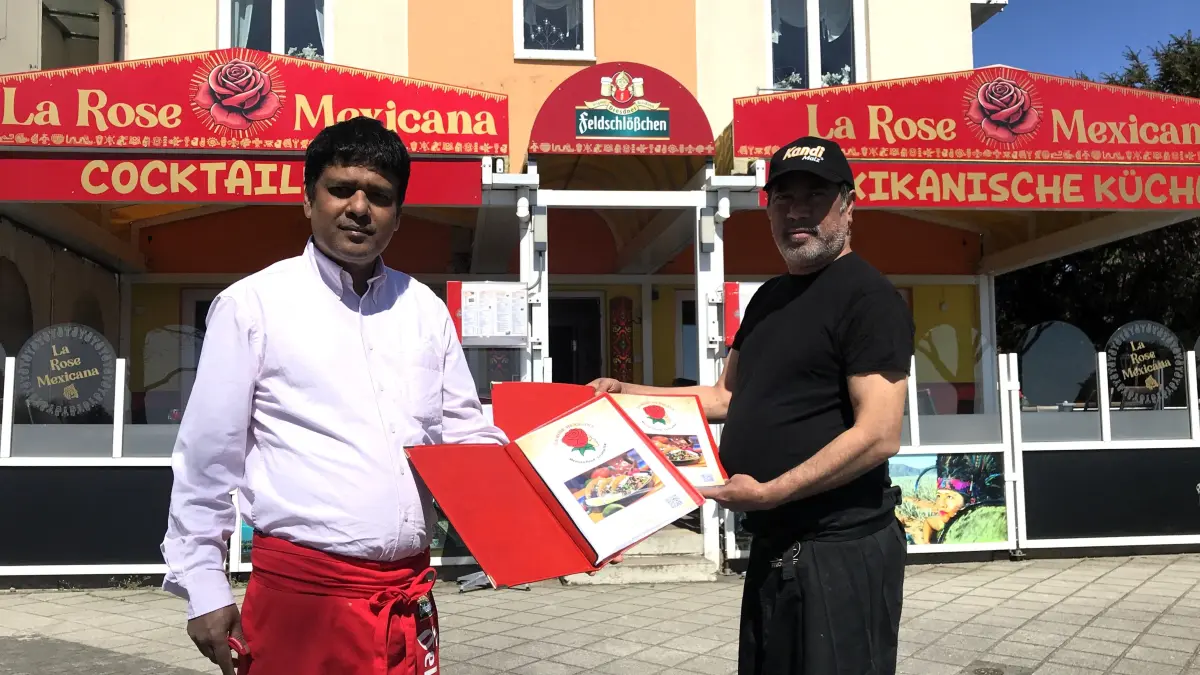 Müllrose. Neues Restaurant und Cocktailbar "La Rose Mexicana" im ehemaligen Seeblick hat am 22.04.2026 eröffnet. Im Bild: Inhaber Kajol Mohammad (l) und Chefkoch Azad. Foto vom 23.04.2026 Foto: Frank Groneberg