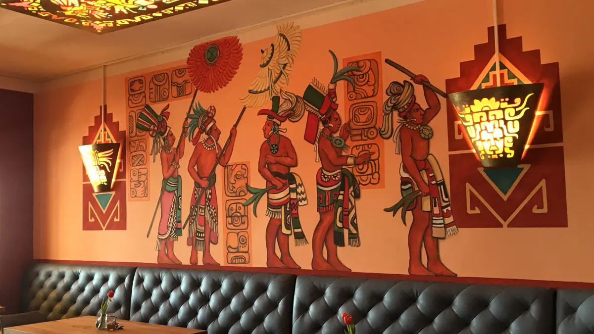 Müllrose. Neues Restaurant und Cocktailbar "La Rose Mexicana" im ehemaligen Seeblick hat am 22.04.2026 eröffnet. Im Bild: Eine Künstlerin hat im Gastraum verschiedene Wandbilder gestaltet. Foto vom 23.04.2026 Foto: Frank Groneberg