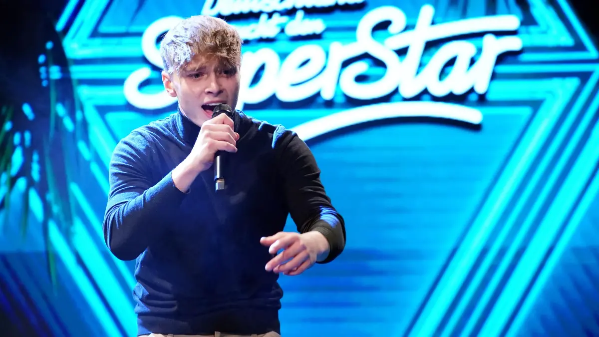 DSDS 2026 - Deutschland sucht den Superstar - Recall in Rust - Tyrell Hagedorn aus Oranienburg performt beim finalen Einzelsingen im Eden Manor, dem vierten Set des Recalls in Rust.+++ Die Verwendung des sendungsbezogenen Materials ist nur mit dem Hinweis und Verlinkung auf RTL+ gestattet. ++
