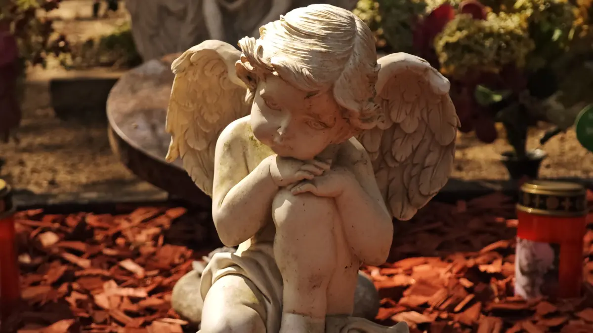 Grab auf dem Hauptfriedhof in Fürstenwalde. Künftig kostet die Pacht für Gräber mehr Geld.