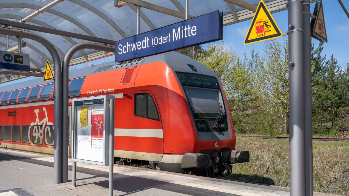 Bahn: Schwedt, 23.04.2026: Der RE3 ist die einzige Direktzugverbindung von Berlin nach Schwedt. Zum Fahrplanwechsel soll sie gestrichen werden