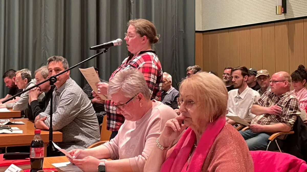 Klare Ansage des Tourismusbeirates: Antje Rochlitz macht deutlich, dass die Aussagen Ralf Janetscheks in seinem Flugblatt nicht dem Selbstverständnis des Beirats als offene, demokratische und gastfreundliche Gemeinde entspricht.