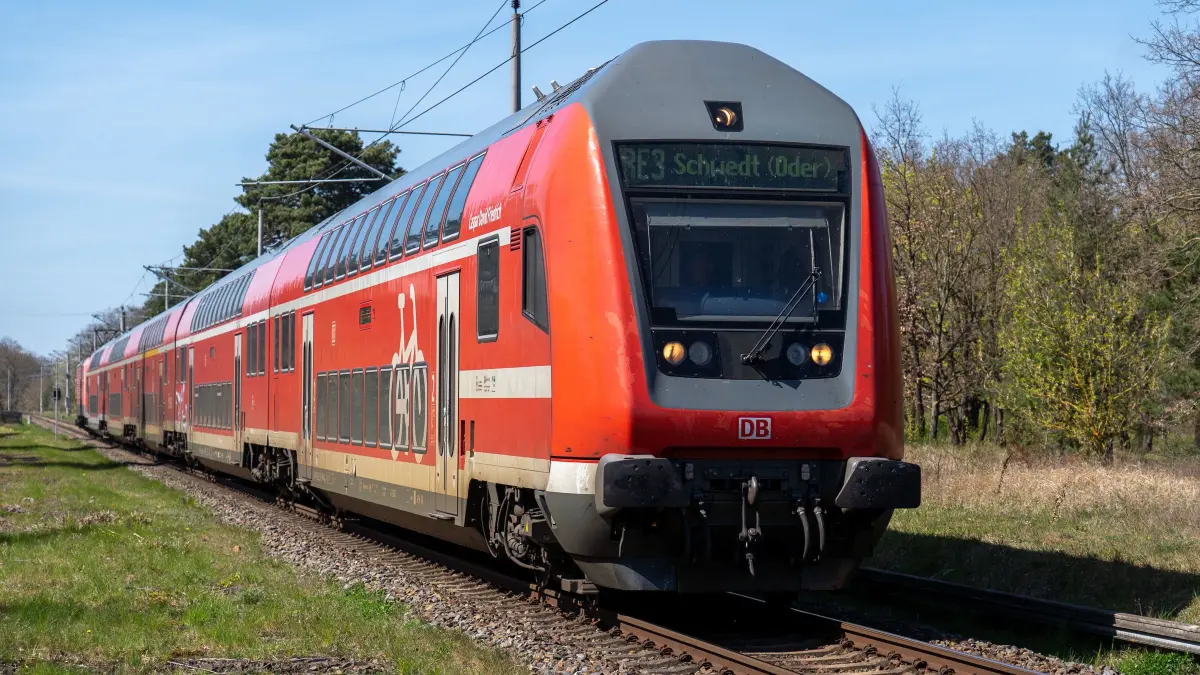Bahn: Schwedt, 23.04.2026: Der RE3 ist die einzige Direktzugverbindung von Berlin nach Schwedt. Zum Fahrplanwechsel soll sie gestrichen werden