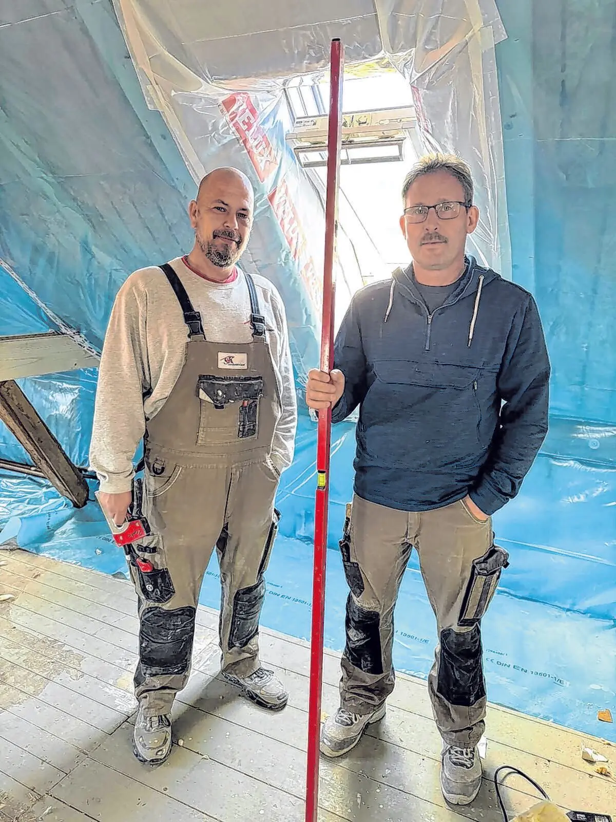 Guido und Karsten gestalten Räume: Mit Leichtbauwänden, Decken und Verkleidungen schaffen sie Struktur – inklusive Wärme-, Schall- und Brandschutz.