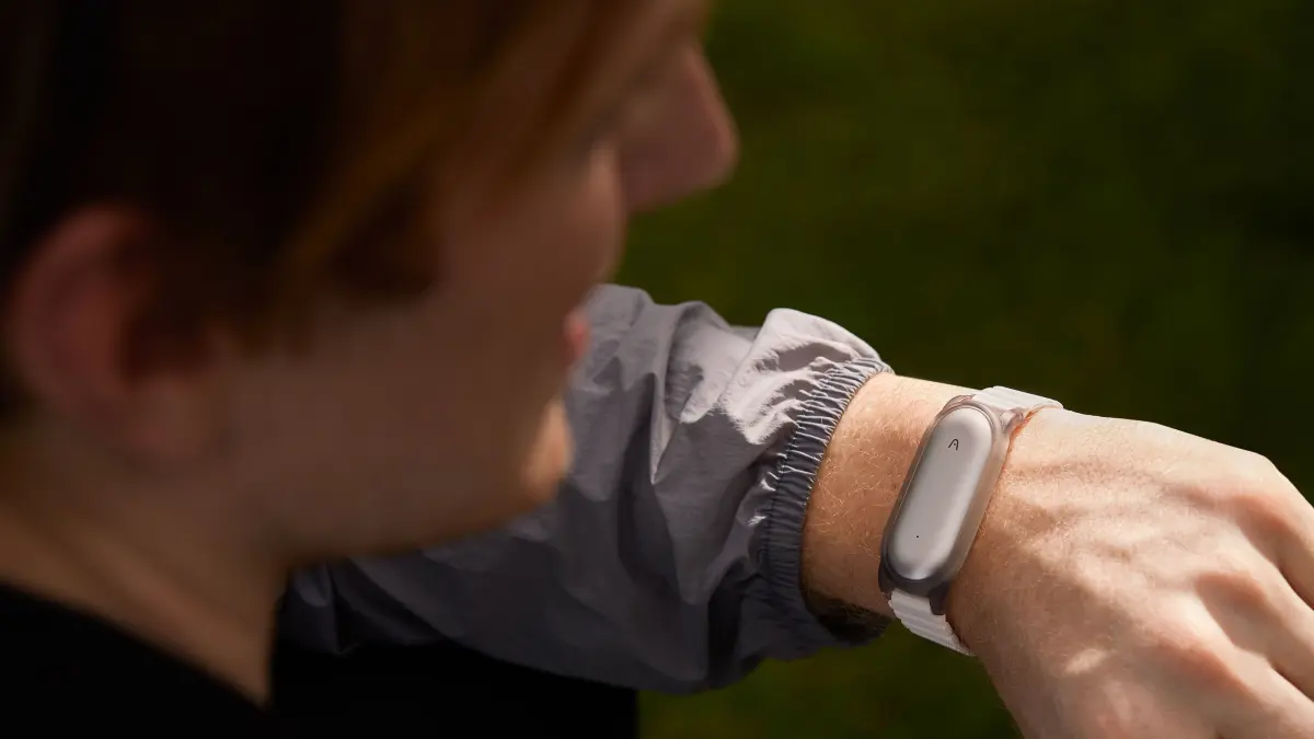 Plaud NotePin S. Statt Notizblock für spontane Ideen.