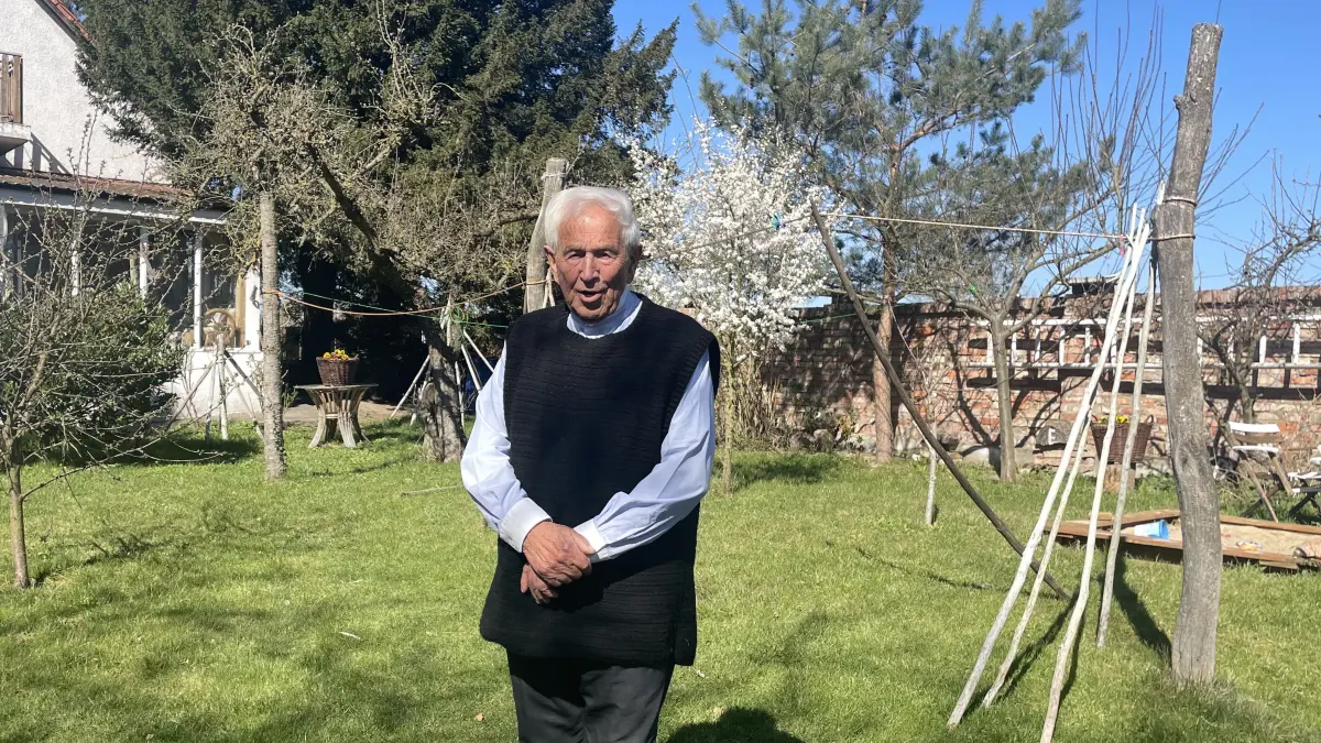 Oswald Wutzke wird 90 Jahre alt. Als Pfarrer und ehemaliger Minister zur Wende blickt er auf ein bewegtes Leben zurück.