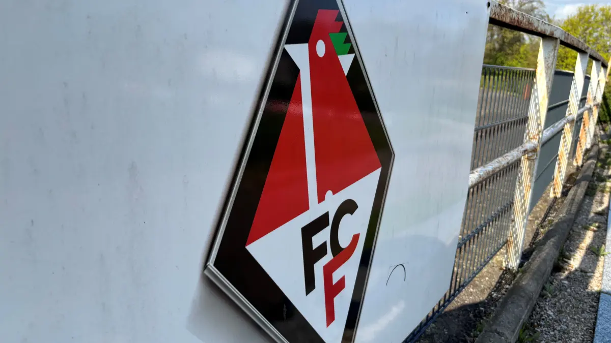 Der 1. FC Frankfurt wurde in der Brandenburgliga wegen fehlender Schiedsrichter vom Fußball-Landesverband Brandenburg mit vier Punkten Abzug bestraft. (Symbolbild)