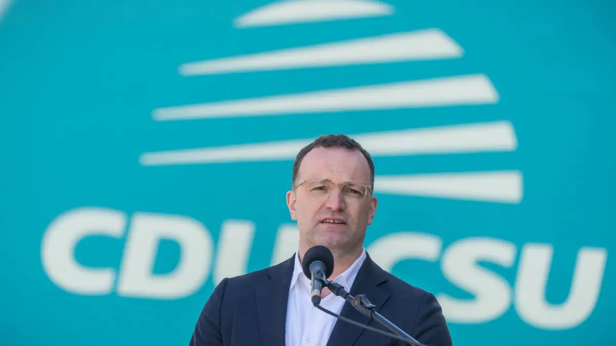 Vorstandsklausur CDU/CSU-Bundestagsfraktion: 28.04.2026, Berlin: Jens Spahn (CDU), CDUCSU Fraktionsvorsitzender im Bundestag, spricht bei der Pressekonferenz nach der Klausur des Vorstands der CDU/CSU-Bundestagsfraktion. Foto: Michael Kappeler/dpa +++ dpa-Bildfunk +++