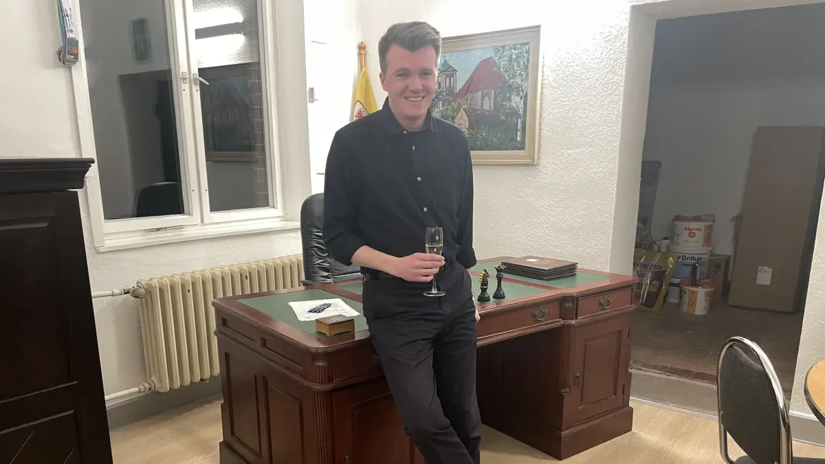 Landratswahl Uckermark: In der Stadt Gartz erhielt AfD-Kandidat Felix Teichner bei den Urnenwählern hohe Zustimmungswerte. Das sagt Bürgermeister Luca Piwodda dazu.