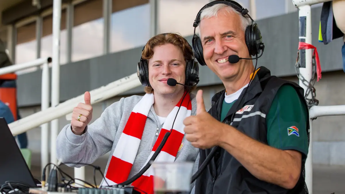 EnergieFM ist das Fan-Radio der Anhänger des FC Energie Cottbus. Ein Kommentatoren-Team, hier Paul XXX und Ulf Ditbrenner, berichtet live von den Spielen in der 3. Liga.