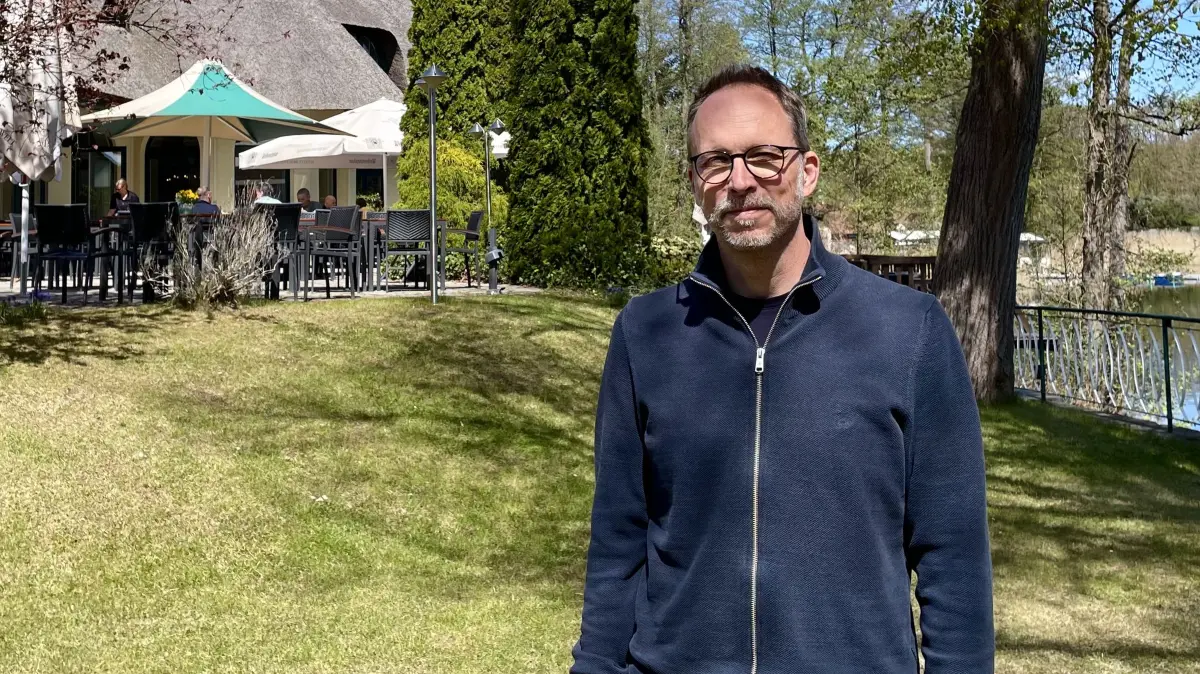 In Hotel und Restaurant des Fischhauses Wendisch Rietz sind Hunde willkommen, erklärt Christoph Nuppenau, Geschäftsführer des Hotelbetriebs.