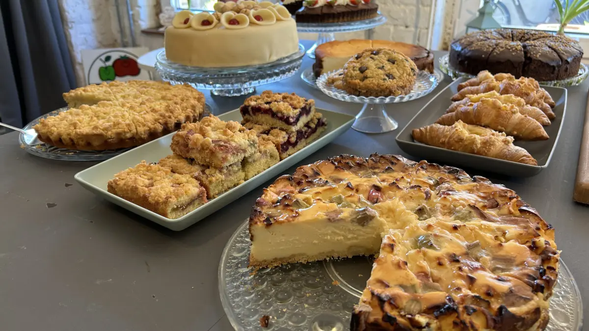 Dass er Kuchen und Torten kann, zeigt der Konditor in Klosterfelde (Wandlitz) schon ein paar Monate. Jetzt gibt es auch Frühstück und Eis.