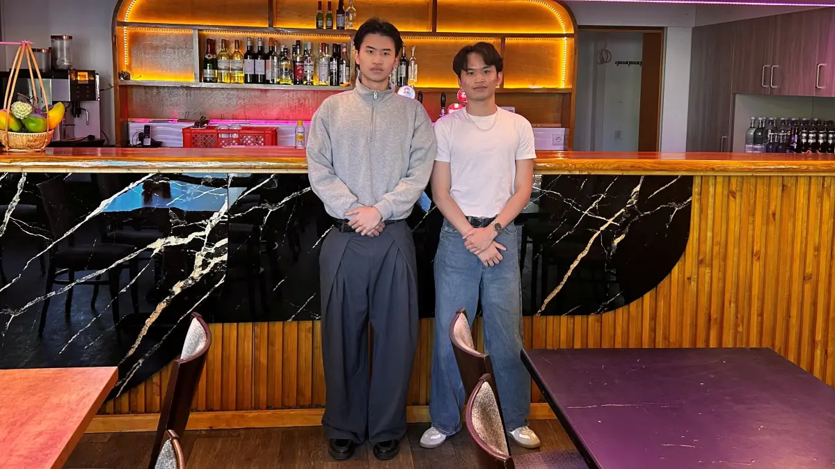 Hai Quang Pham (links) und Kevib Luong (rechts) sind die neuen Betreiber vom Restaurant Liebesquelle in Woltersdorf an der Schleuse. Was haben sie vor?