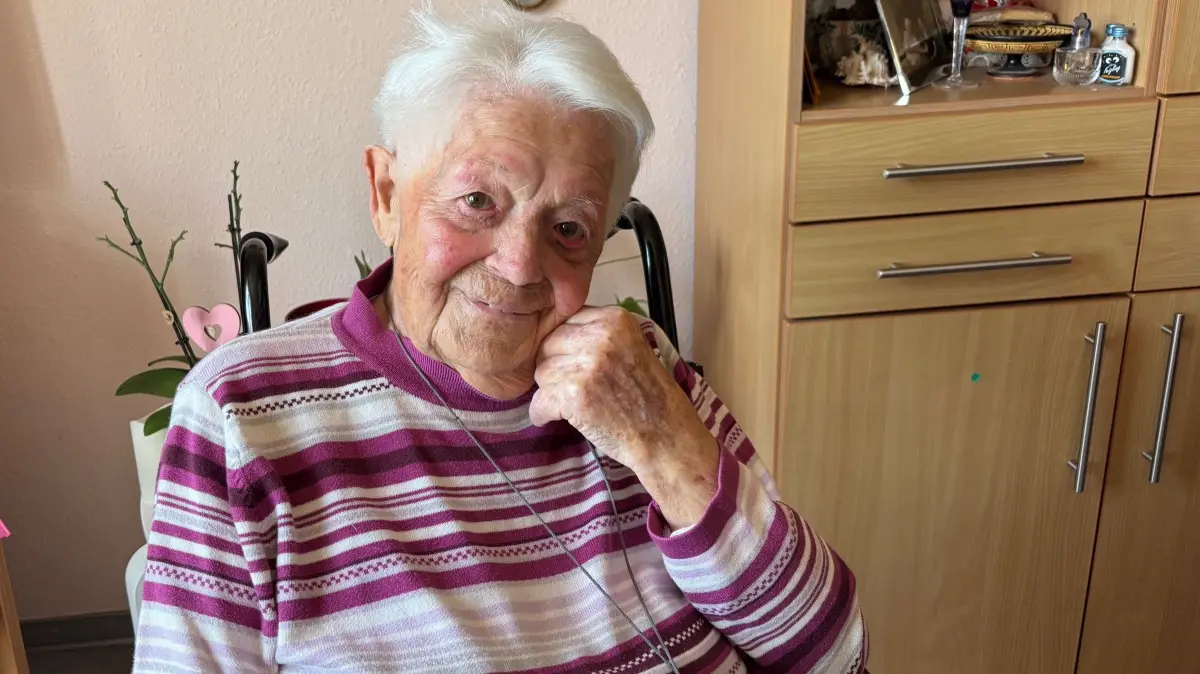 Johanna Müller kurz vor ihrem Geburtstag am 5. Mai in Neuenhagen: Wünsche hat die 1917 geborene Frau keine, aber sie freut sich, dass im Sommer ihre Enkelin aus Australien kommt.