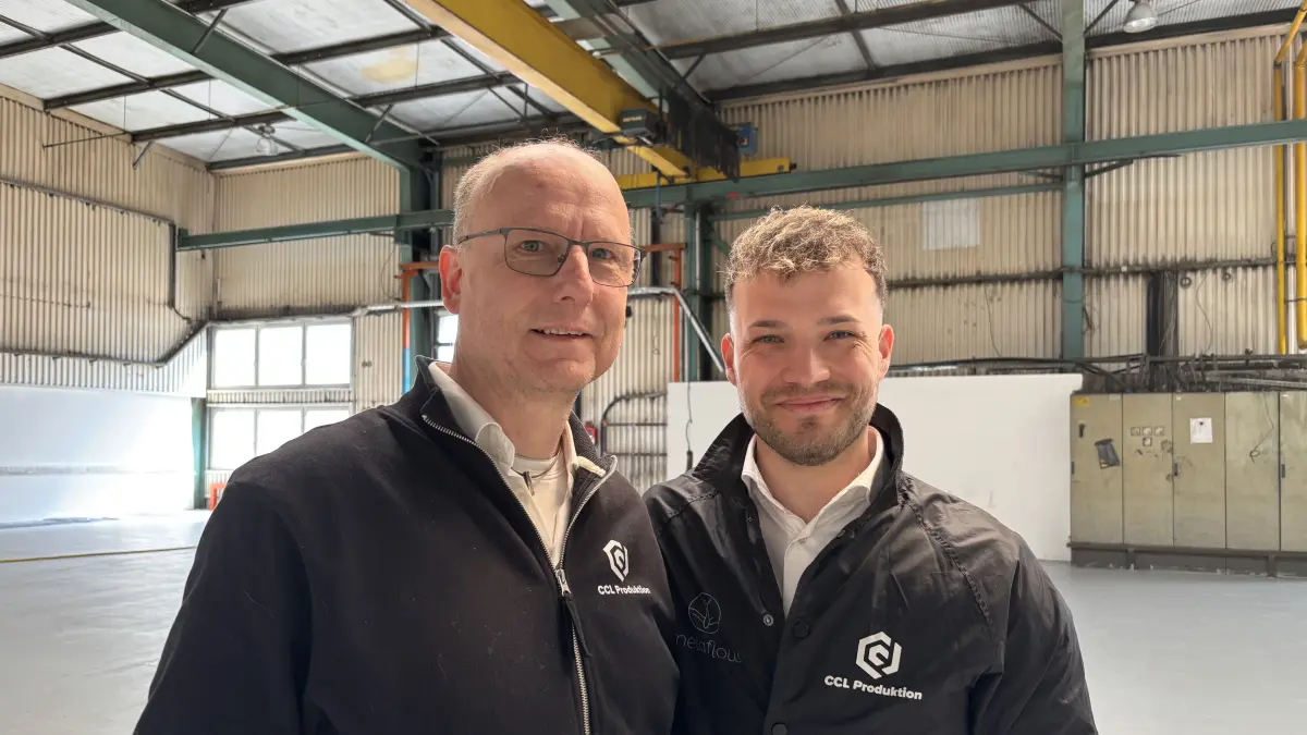 Neues Leben in alter Produktionshalle: Betriebsleiter Götz Moser (l.) und Geschäftsführer Florian Weiß bauen die frühere Halle von Hanke in Eberswalde für die Produktion von Abnehmshakes um.