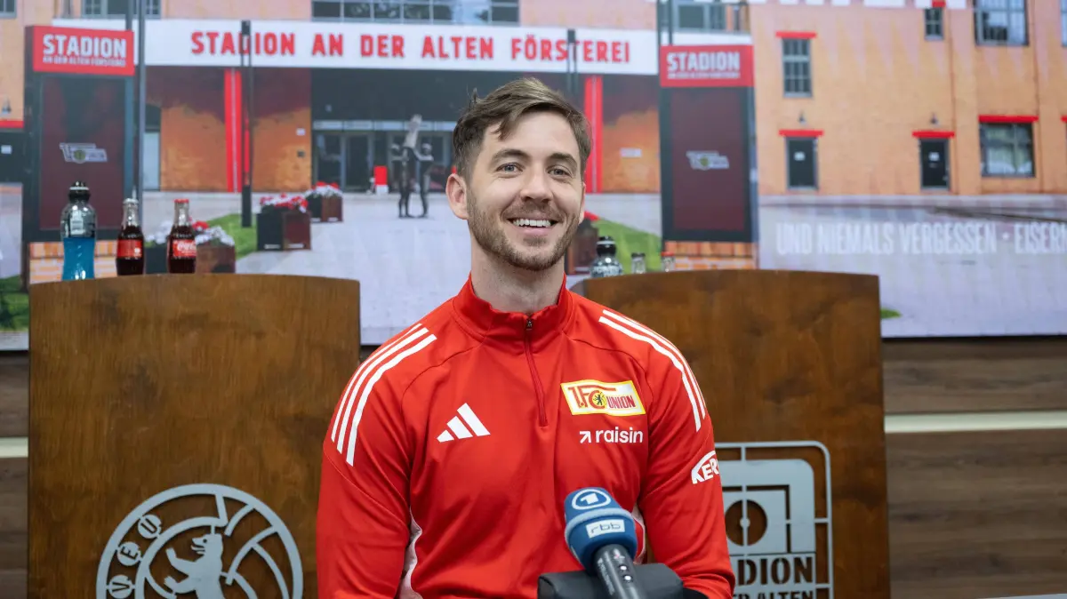 1. FC Union Medienrunde 2025/26: Fußball, Herren, Saison 2025/2026, 1. Bundesliga, 1. FC Union Berlin, Medienrunde mit Torwart Carl Klaus 1. FC Union Berlin, 30.04. 2026, *** Soccer, Men, Season 2025 2026, 1 Bundesliga, 1 FC Union Berlin, Media round with goalkeeper Carl Klaus 1 FC Union Berlin , 30 04 2026, Copyright: xMatthiasxKochx