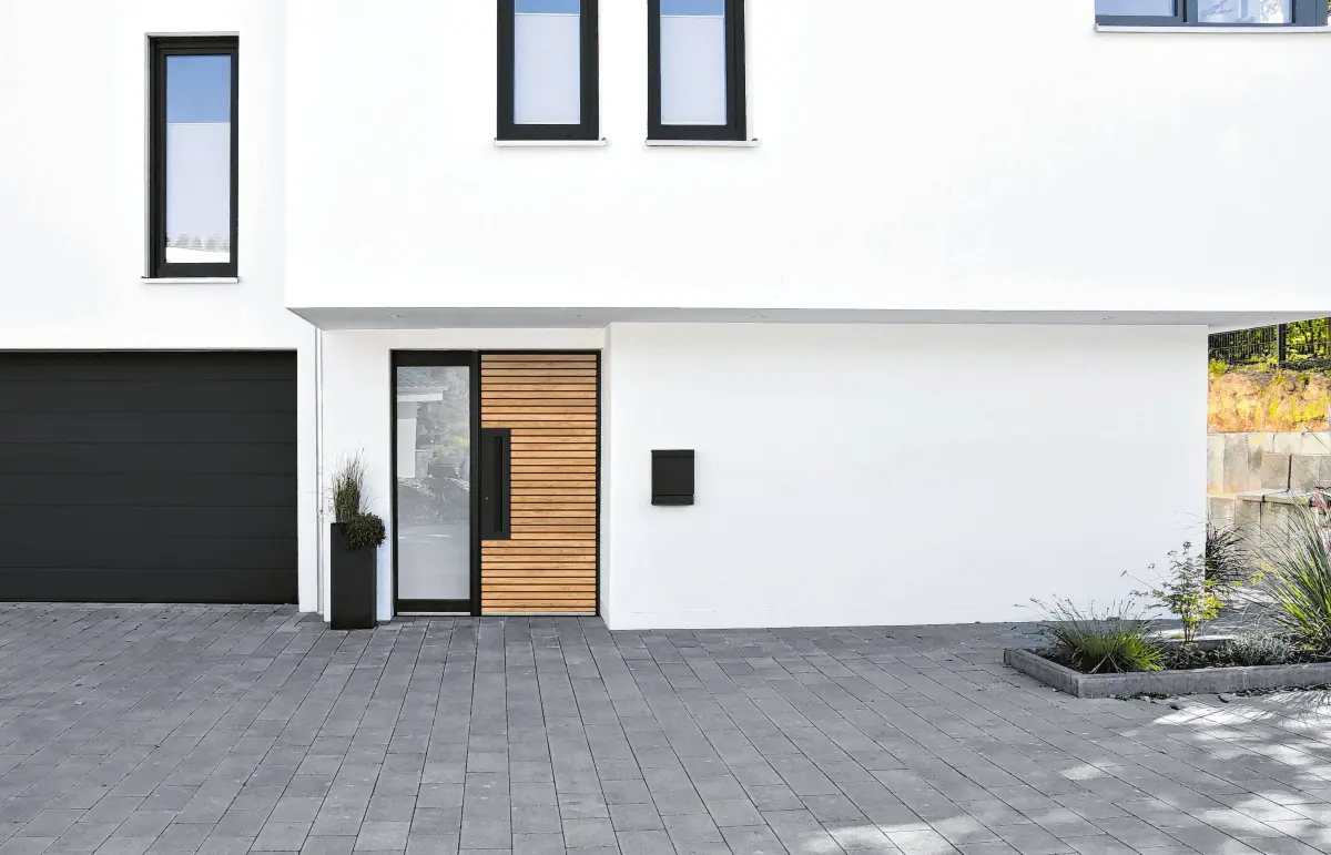 Trendsetter soziale Medien: Die Holzpaneel-Optik bei Haustüren. ⇥Foto: Rodenberg Türsysteme AG