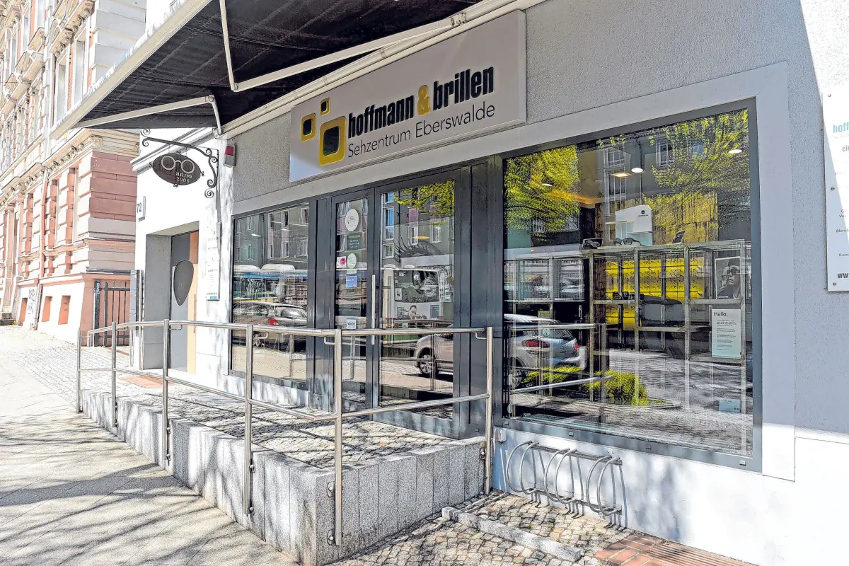 Im Haus an der Eisenbahnstraße 72 ist René Hoffmann selbst aufgewachsen, bevor er es zum Sehzentrum Eberswalde umbauen ließ.
