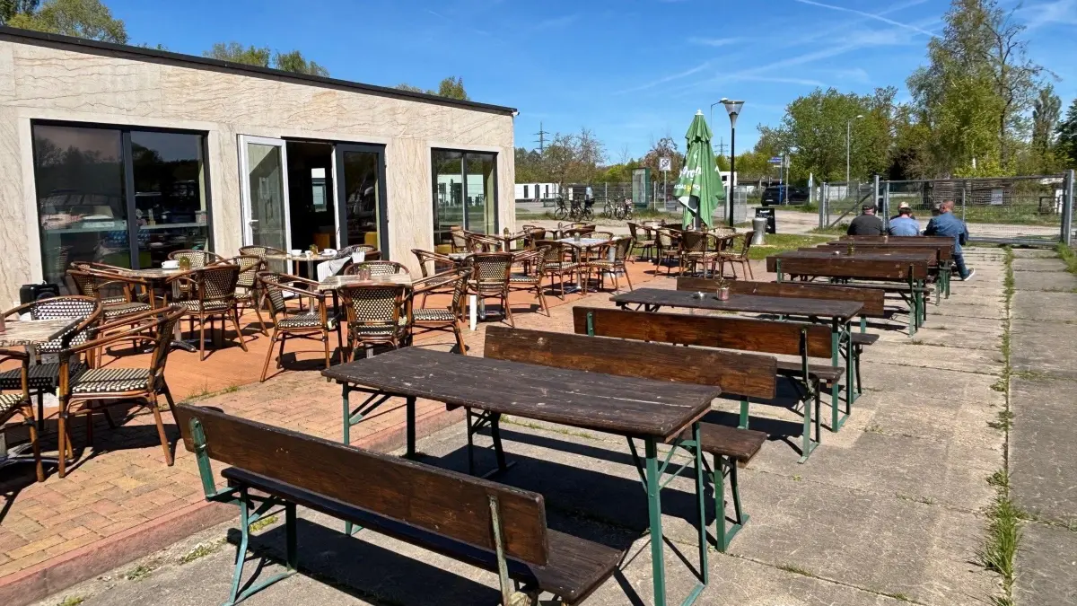 Stegcafé 075 im Hafen Hennigsdorf Marina Mai 2026