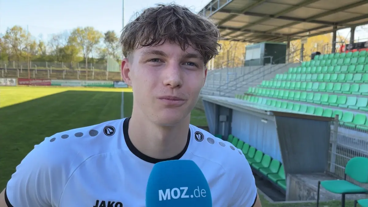 Lennox Nachkunst hat mit dem FSV Union Fürstenwalde in der Fußball-Brandenburgliga den Klassenerhalt fast sicher. Am MOZ-Mikrofon spricht Nachkunst über sein Traumtor und welches Ziel er in dieser Saison noch hat.