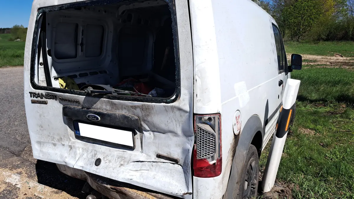 Der Transporter von Sven und Steffi Rabener nach dem tödlichen Unfall von Golzow. Für das Ehepaar hat der Unfall schwere Folgen.
