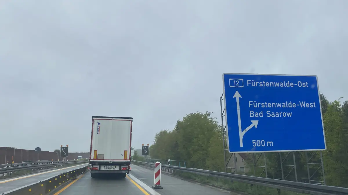 Blick auf die A12 zwischen Fürstenwalde-West und Fürstenwalde-Ost. Wie läuft es dort mit der neuen Baustelle?