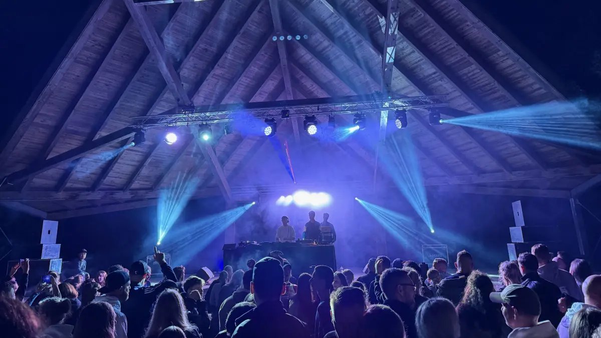 Woltersdorf meets electronic music - bereits zum zweiten Mal findet die Techno-Party auf der Maiwiese in Woltersdorf statt. Dieses Jahr gibt es ein paar besondere Highlights.