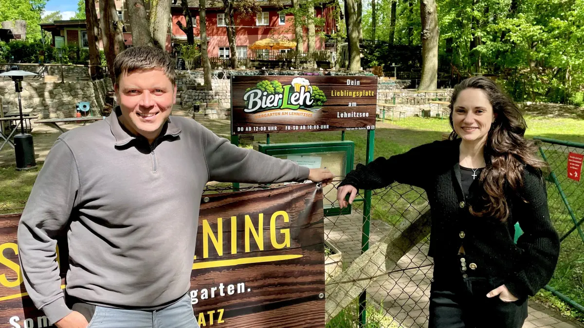 Seit 1. Mai 2026 offiziell neu eröffnet: Biergarten am Lehnitzsee - in Oranienburg, Namen: BierLeh ... Inhaber und Betreiber Enrico Kitschun mit Betriebsleiterin Franziska Hagen