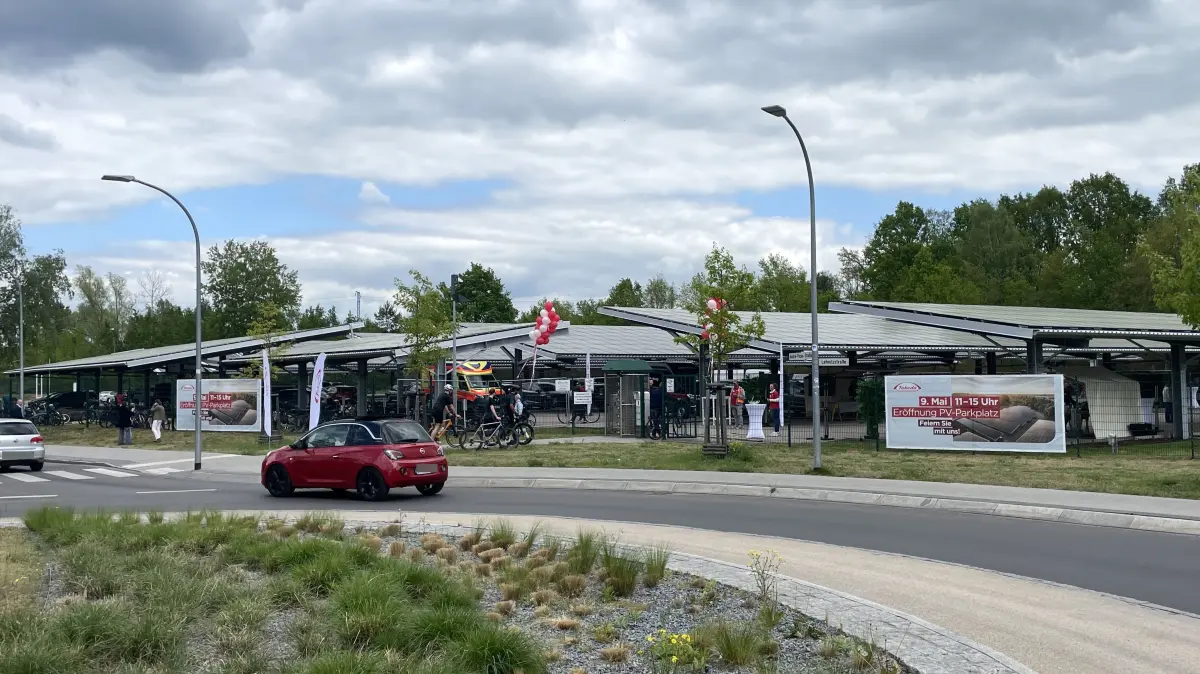 Auf dem Takeda-Parkplatz in Oranienburg wird jetzt Solarstrom produziert,