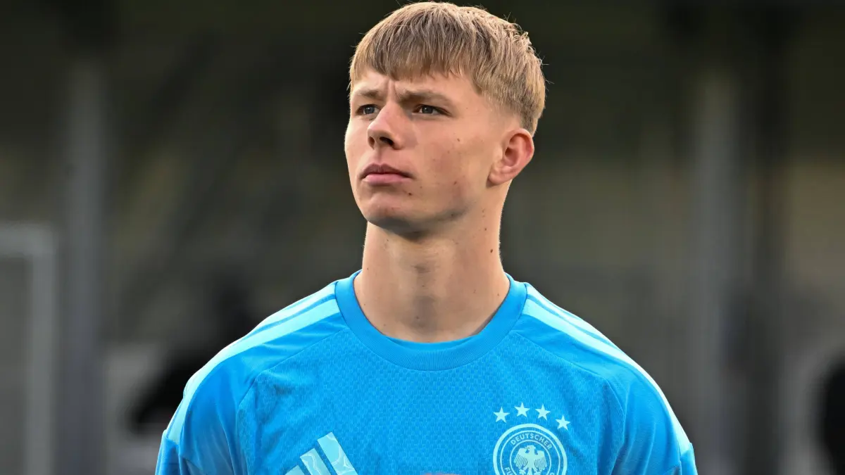 25.03.2026, xsltx, Fussball U19 EM Qualifikation, Deutschland U19 - Schweden U19 v.l. Florian Hellstern Deutschland U19 DFL/DFB REGULATIONS PROHIBIT ANY USE OF PHOTOGRAPHS as IMAGE SEQUENCES and/or QUASI-VIDEO *** 25 03 2026, xsltx, Football U19 European Championship Qualification, Germany U19 Sweden U19 v l Florian Hellstern Germany U19 DFL DFB REGULATIONS PROHIBIT ANY USE OF PHOTOGRAPHS as IMAGE SEQUENCES and or QUASI VIDEO