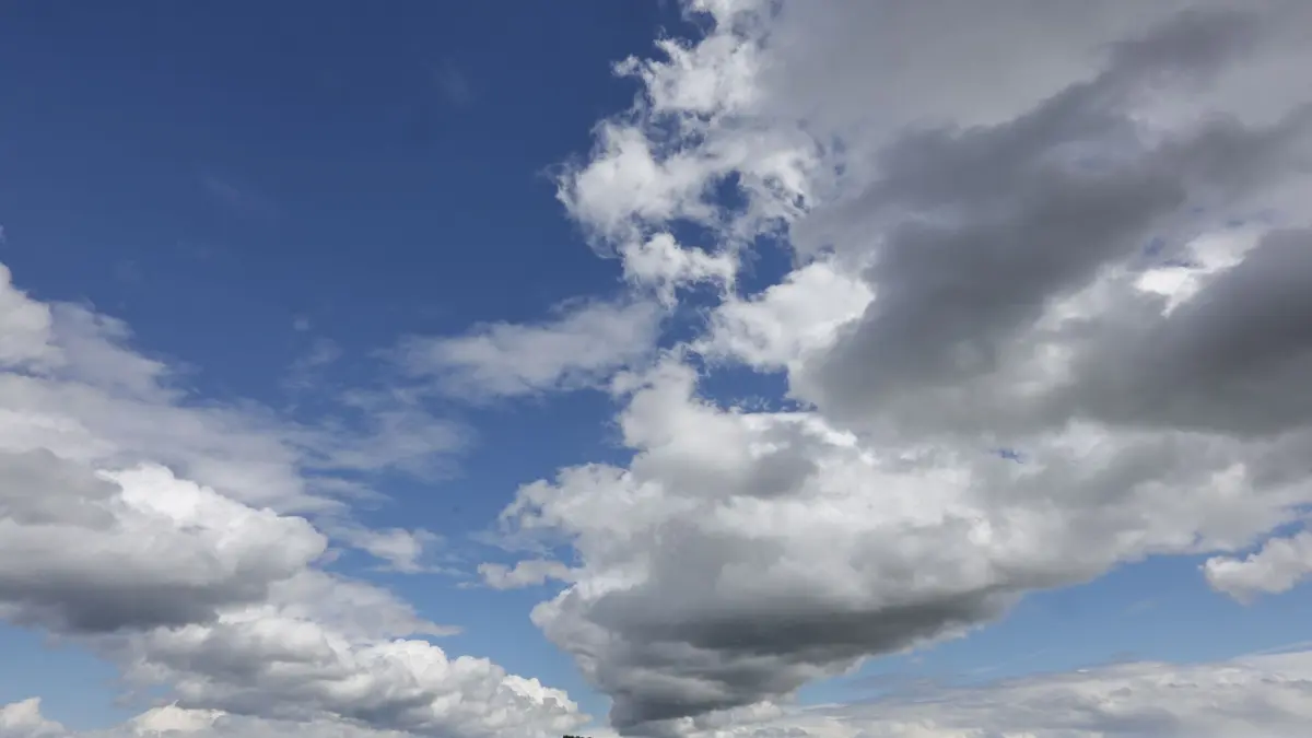 Wetter in Baden-Württemberg: 14.05.2026, Baden-Württemberg, Obermarchtal: Sonne und Wolken wechseln sich am Himmel über Oberschwaben ab Foto: Thomas Warnack/dpa +++ dpa-Bildfunk +++
