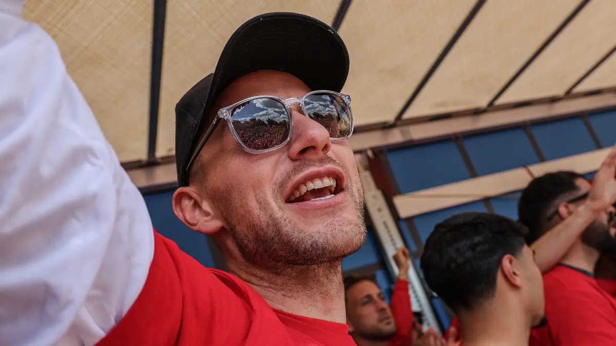 Torhüter Marius Funk verlässt Energie Cottbus. Am Sonntag wurde der Aufstiegsheld von den Fans gefeiert.