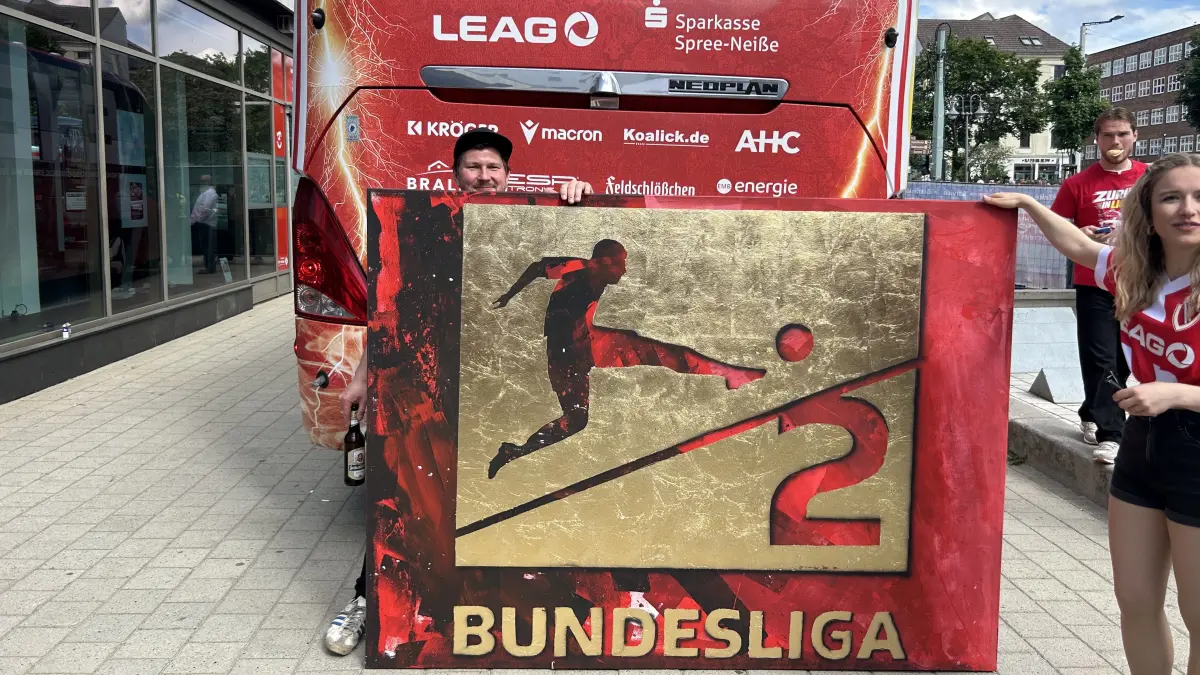 Die 2. Bundesliga grüßt Energie Cottbus.