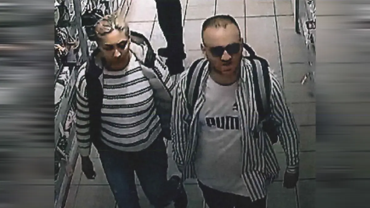 Die Polizei sucht mit Bildern nach zwei mutmaßlichen Ladendieben.