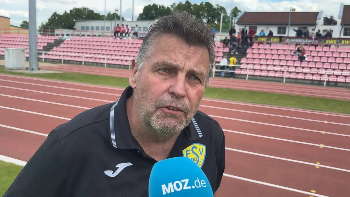 Trainer Ingo Nachtigall ist mit dem FSV Luckenwalde II Tabellenführer der Fußball-Landesliga Süd. 2015 führte er die erste Mannschaft des Vereins in die Regionalliga Nordost.