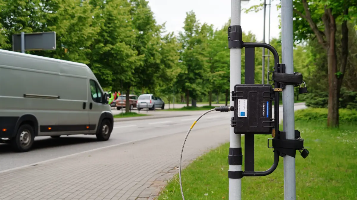 Verkehrszählung : Schwedt, 20.05.2026: In Schwedt läuft eine Verkehrszählung auf der Kreuzung Berliner Straße - Vierradener Straße.