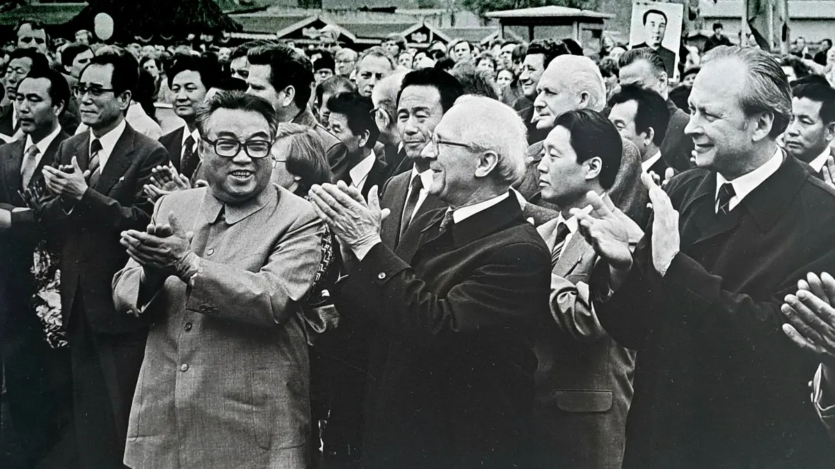 Der damalige nordkoreanische Präsident Kim Il-sung bei seinem Besuch 1987 im Oderbruch, fotografiert von Heinz Köhler, Fotografenmeister aus Frankfurt (Oder).