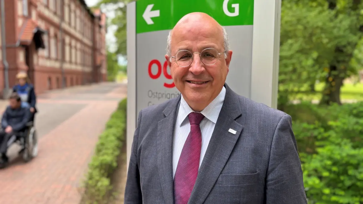Professor ist neuer Chefarzt der Dermatologie am Krankenhaus Neuruppin. Zudem hat er im OGD Neuruppin eine Hautarzpraxis eröffnet, die es an dieser Stelle noch nicht gab. Doch es gibt Probleme. Das müssen Patienten wissen.