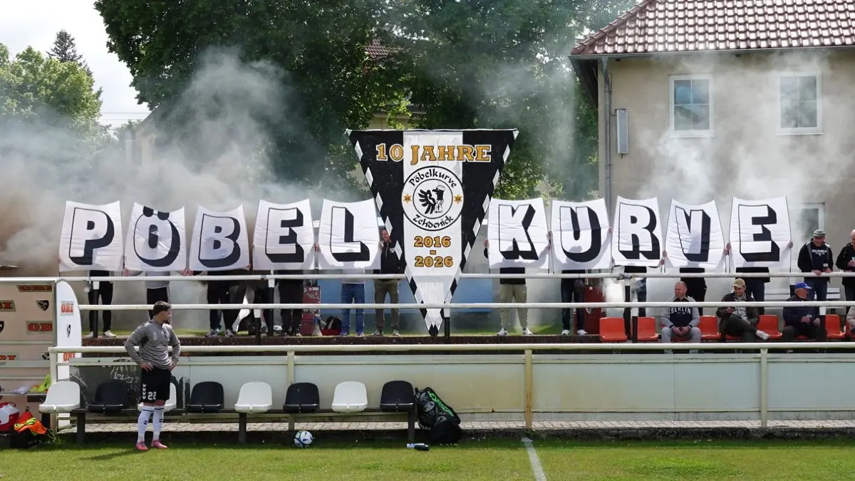 Fußball Landesliga: Pöbelkurve beim SV Zehdenick feiert den 10. Geburtstag