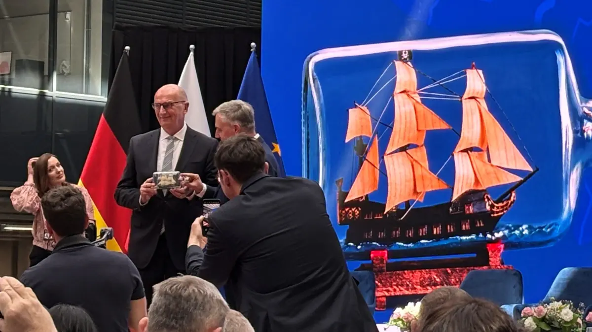 Dietmar Woidke, Ministerpräsident von Brandenburg, übernimmt in Posen in Polen den Vorsitz der Oder-Partnerschaft, die vier Bundesländer und vier Wojewodschaften verbinden sollen.
