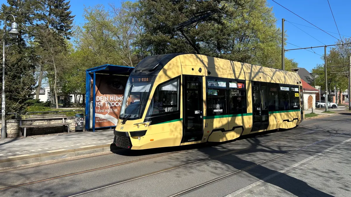 Straßenbahn in Woltersdorf am Thälmannplatz: Viele Fraktionen sprechen sich für eine Aufwertung des zentralen Ortes aus. Aber wie?
