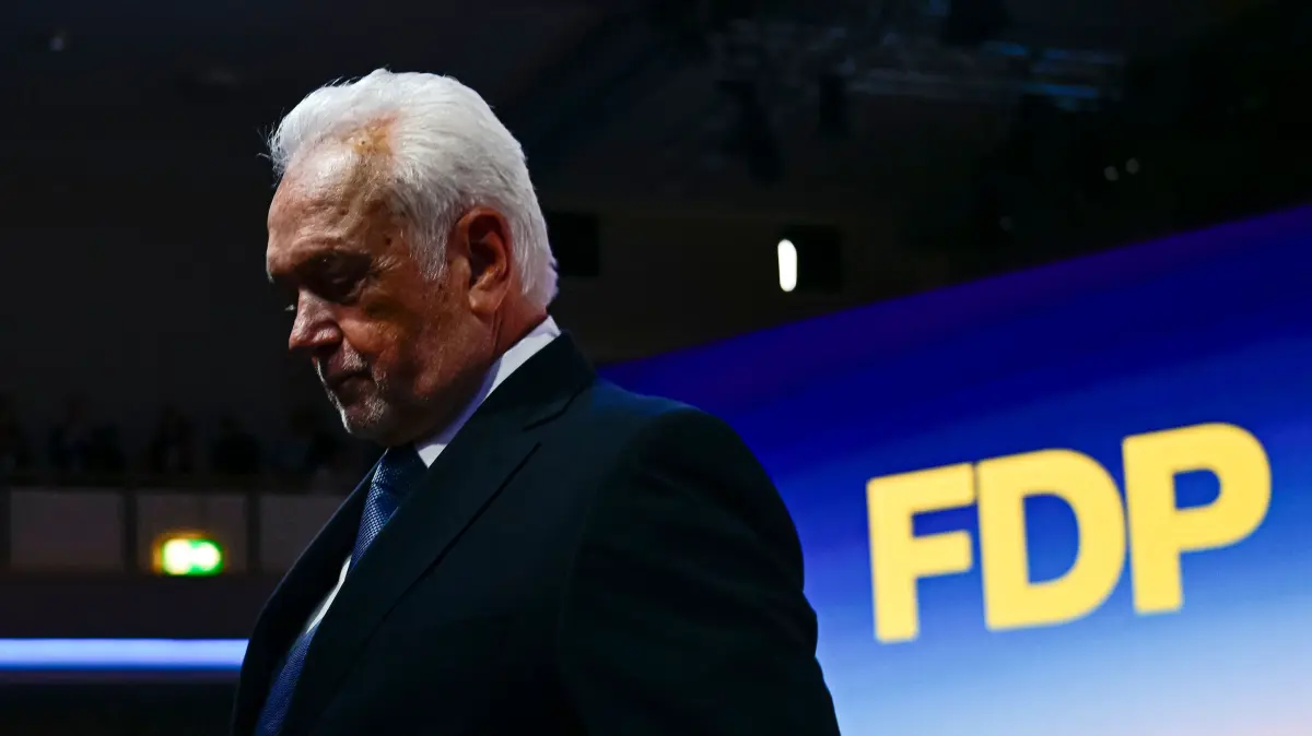 77th Party Congress of the FDP: Wolfgang Kubicki reacts after being elected as the new leader of the Free Democratic Party (FDP) during a party meeting in Berlin on May 30, 2026. (Photo by Tobias SCHWARZ / AFP)