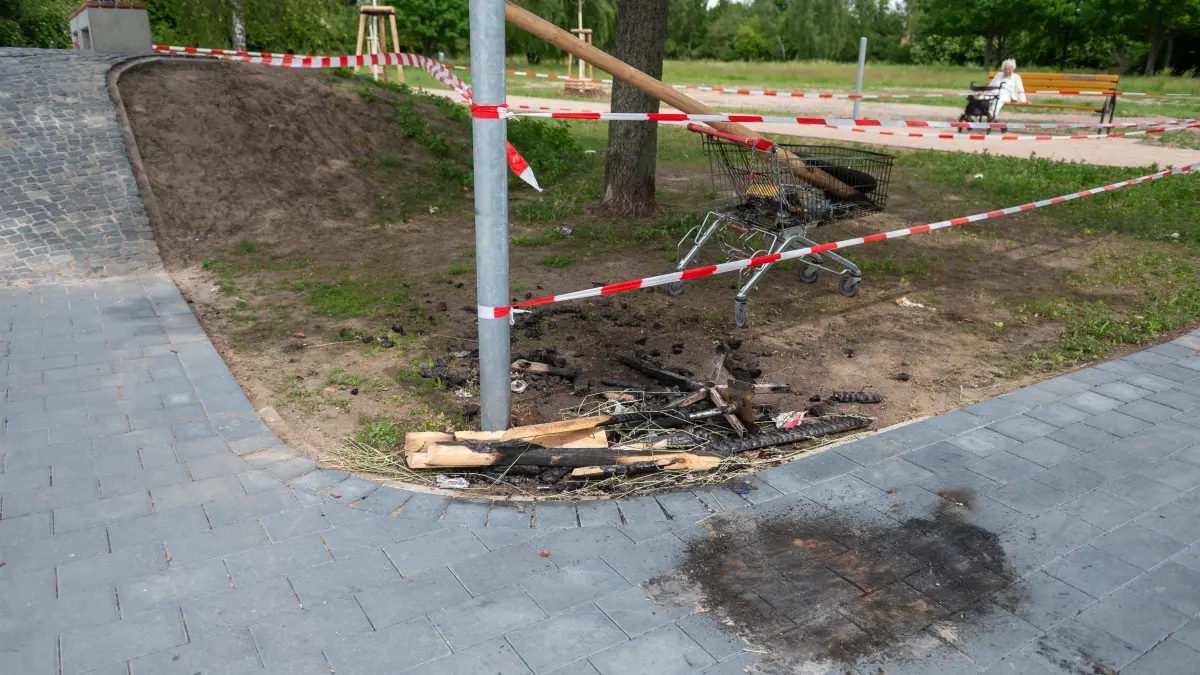 Mitte April wurde in Hönow ein neuer Skatepark eingeweiht, nun haben Unbekannte großflächige Zerstörung angerichtet.