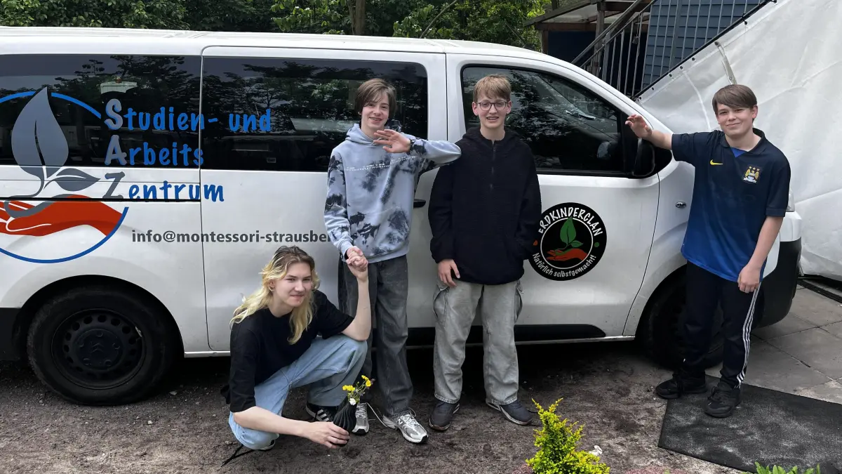 So sieht der Bus aus, für den sich die Schülerinnen und Schüler der Montessori-Oberschule in Strausberg starkgemacht hatten. Dieses Engagement ist jetzt mit einem Landestitel beim Energiesparer-Wettbewerb ausgezeichnet worden.