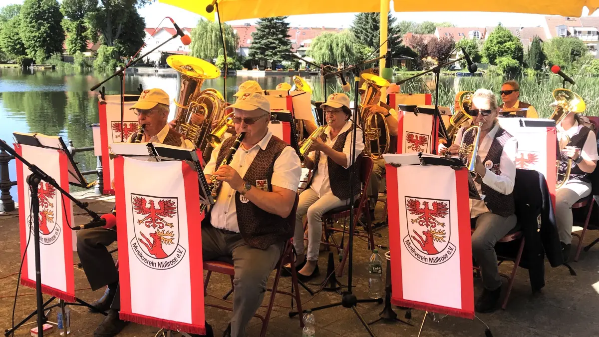 Müllrose. Müllroser Seekonzert. Der Musikverein Müllrose spielt auf der Seepromenade. 25.05.2026 Foto: Frank Groneberg