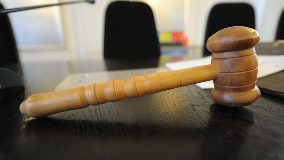 Hammer bei Gericht