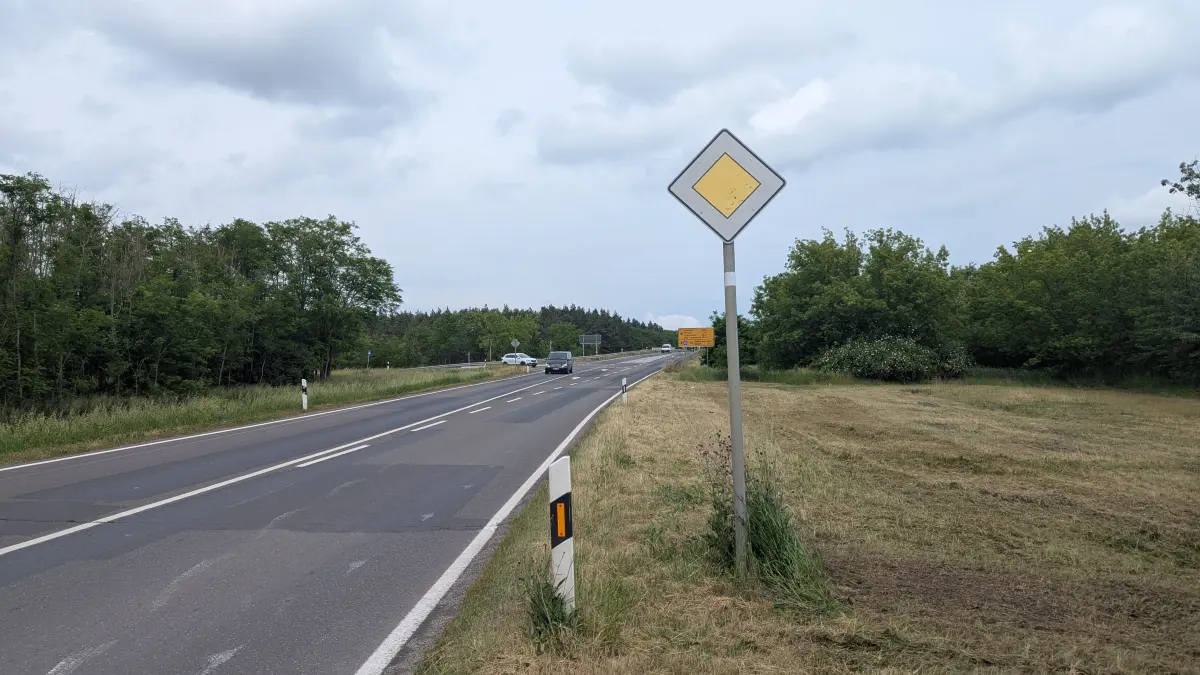 Die Homburgshöhe liegt zwischen Wriezen und Schulzendorf. Hier gab in der Nacht ein brennender Audi Rätsel auf.