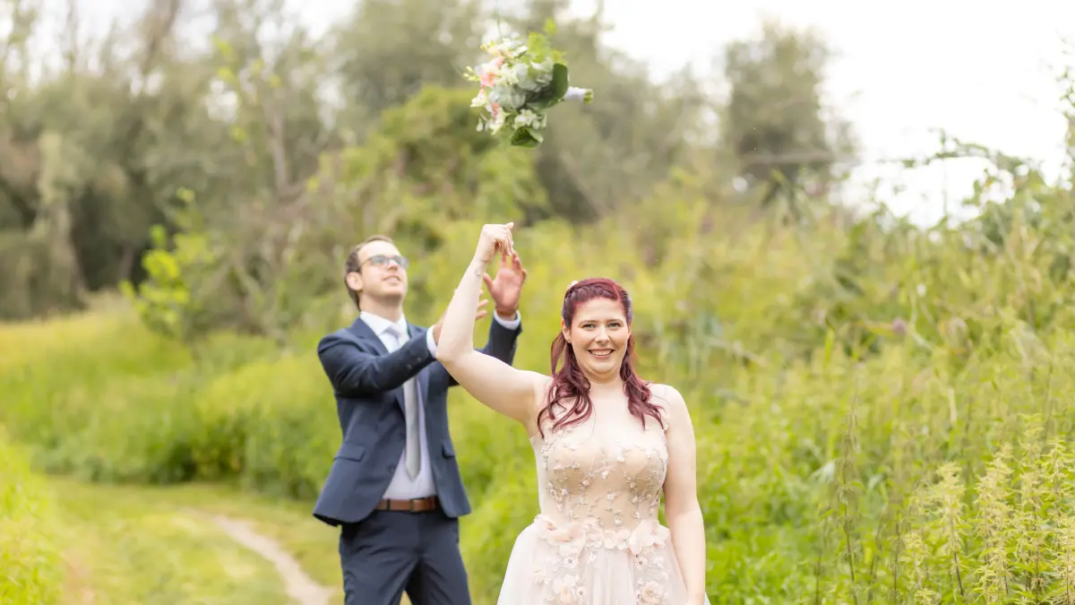 Bei Liesa und Darius war heiraten am Samstag in Frankfurt noch möglich. Sie gaben sich im letzten Jahr im August das Ja Wort.
