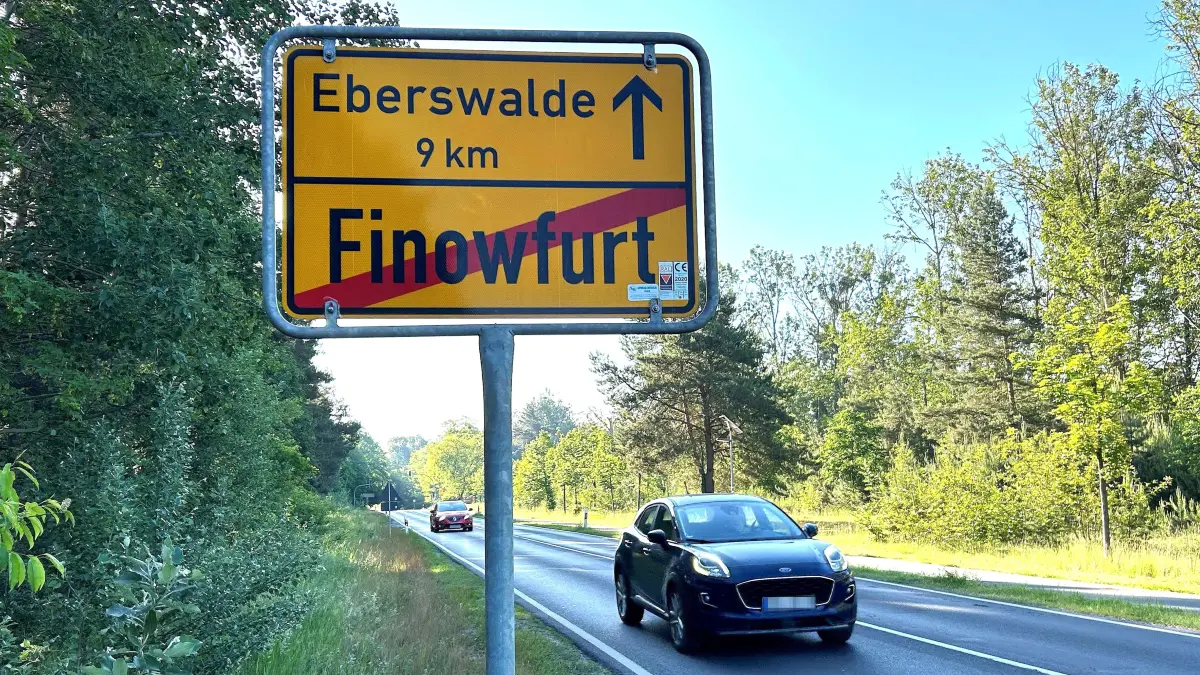 Neun Kilometer bis Eberswalde: Diese Entfernungsangabe ist an der Bundesstraße 167 auf dem Ortsausgangsschild im Schorfheider Ortsteil Finowfurt zu finden.